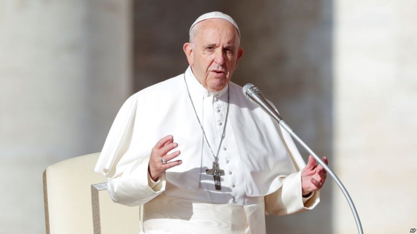 Папата иска сексуално образование в училище  