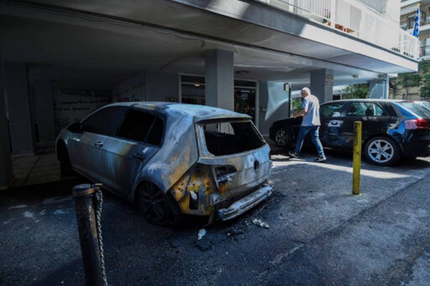 Запалиха колите на турски дипломати в Солун