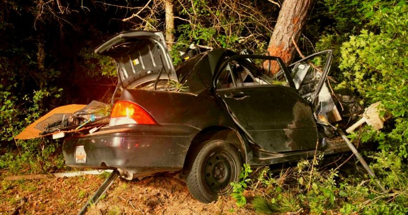 Двама младежи загинаха при адска катастрофа край Сливен