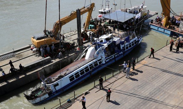Извадиха потъналото корабче от Дунав, намериха още 4 тела 