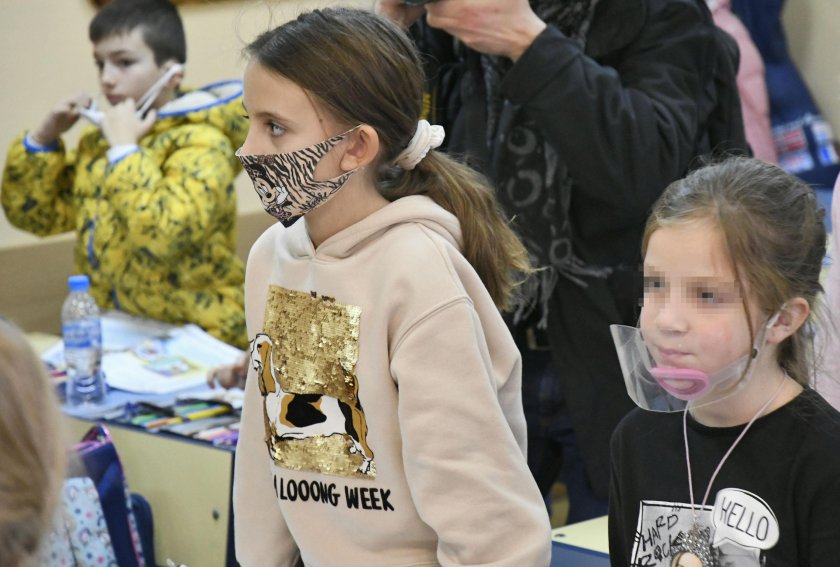 Загубите от дистанционното обучение на децата са 89 000 лв.