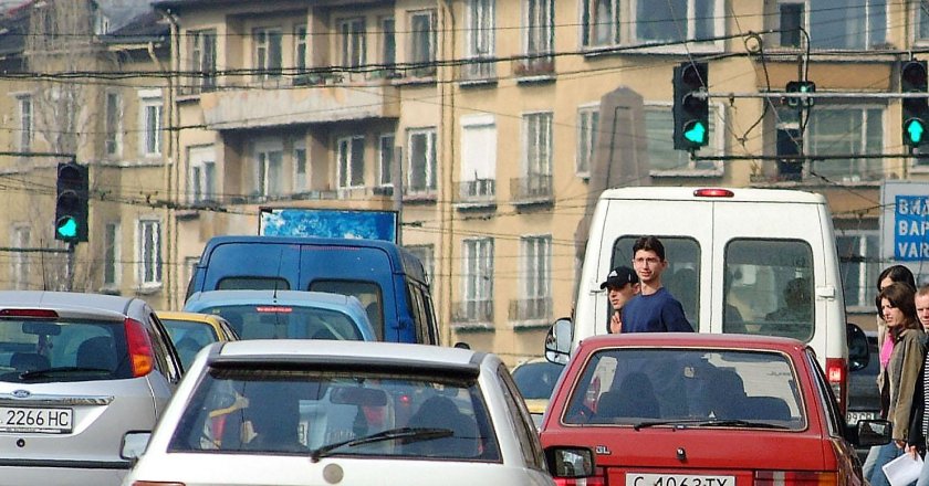От юни 2022 г. спират колите, замърсяващи въздуха