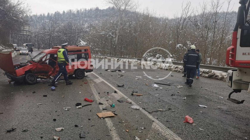 Мъж пострада при тежка катастрофа край Велико Търново