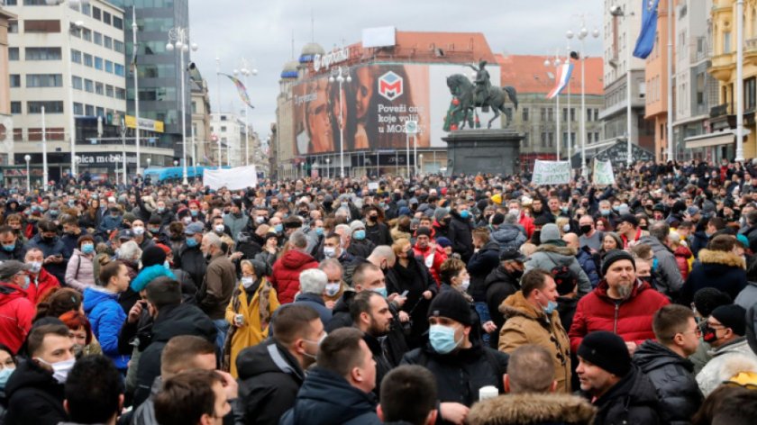 Хиляди на протест в Загреб срещу противоепидемичните мерки