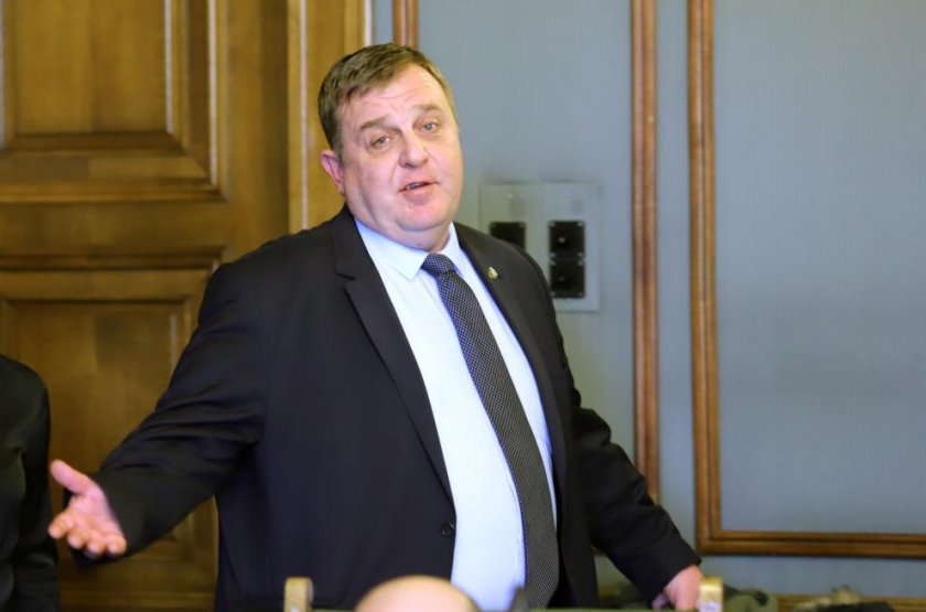 Каракачанов: Не сме имали скандал с Валери Симеонов