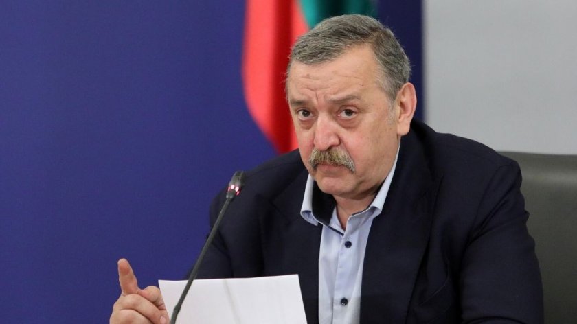 Кантарджиев: Ваксината на "Пфайзер" пази от новите щамове