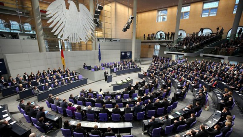 Заплатите на германските депутати намаляват с 60 евро заради пандемията