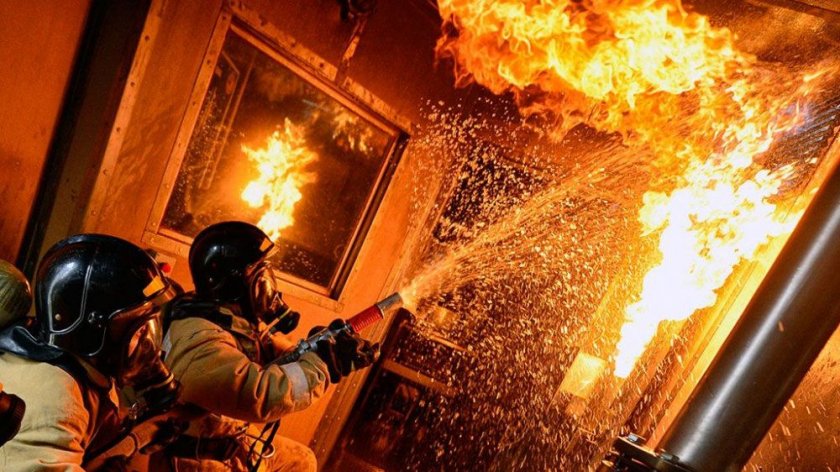Пожар в жилище в София, има пострадал 