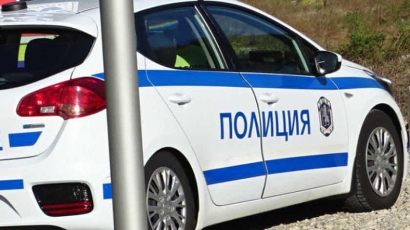 Мъж починал в патрулка в двора на районното в Пловдив