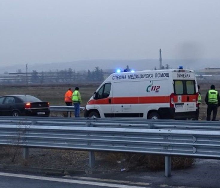 Верижно меле с коли и автобус край Пловдив 