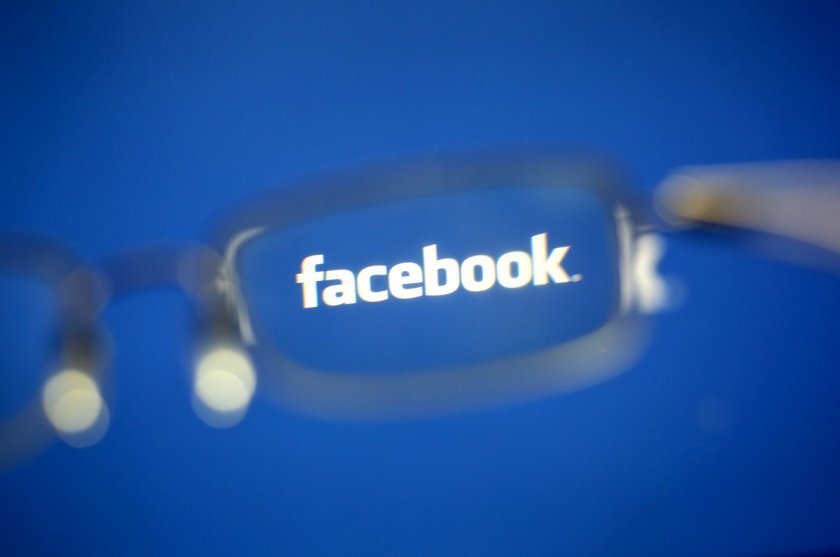 Фейсбук работи по шпионски умни очила