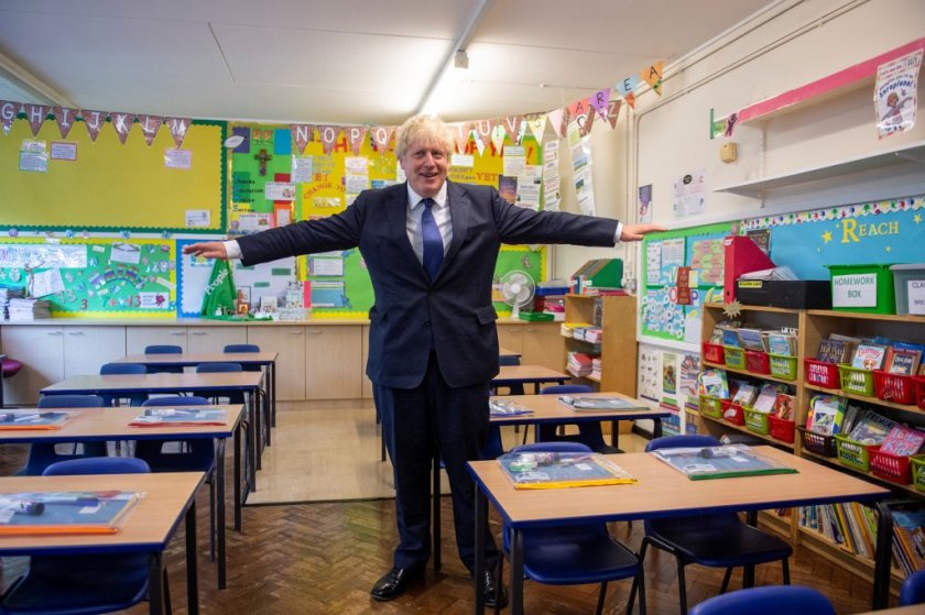 След тежкия локдаун: Англия отваря училищата