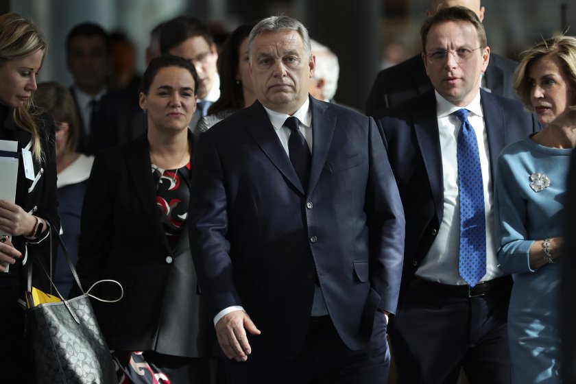 "Фидес" на Орбан преговаря с партии от Полша и Италия 