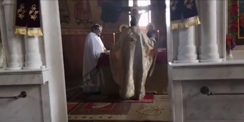 Як екшън: Свещеници паднаха от 2-я етаж при масов бой