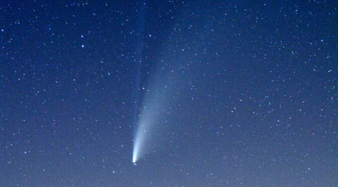 Ярка комета приближава Земята