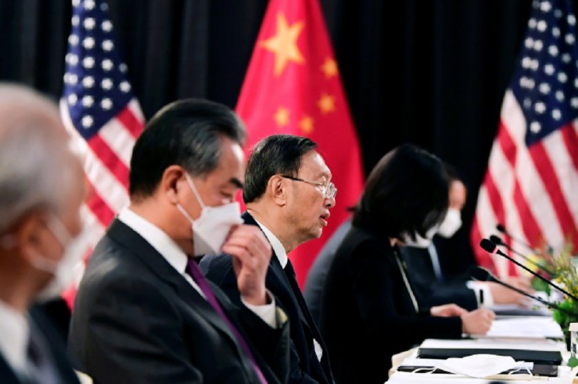 Китай и САЩ се сблъскаха в Аляска