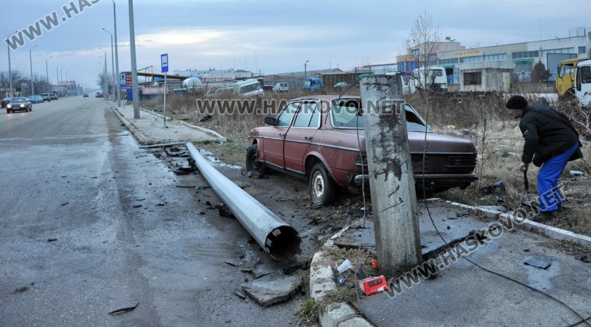 Дрогиран шофьор остави цяло село без ток