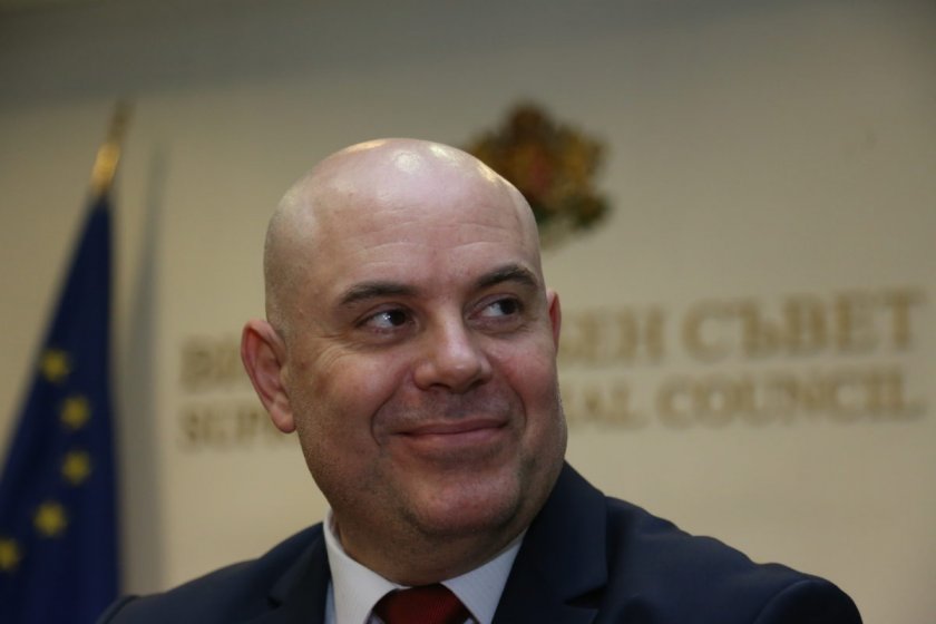 Иван Гешев: Българи продават собствената си страна за стотинки