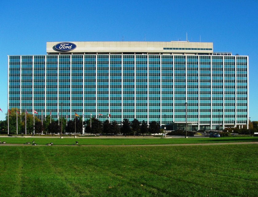 Ford Motor предлага на 30 000 свои служители работа от вкъщи