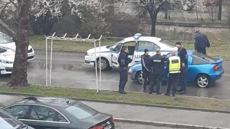 Казанлък се вдига на бунт за защита на ченгетата си 
