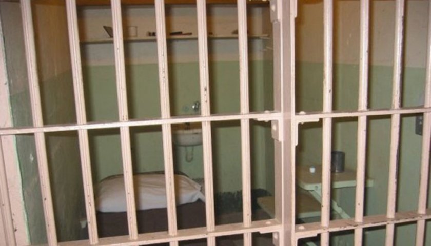 Върнаха обратно в ареста бракониера, нападнал двама горски с мачете