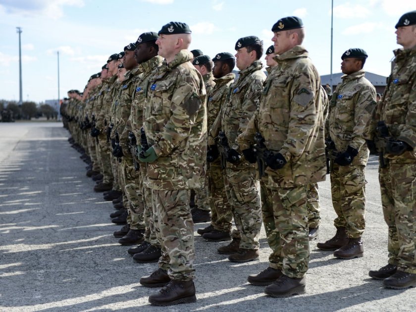 Великобритания намалява армията си до 72 500 войници