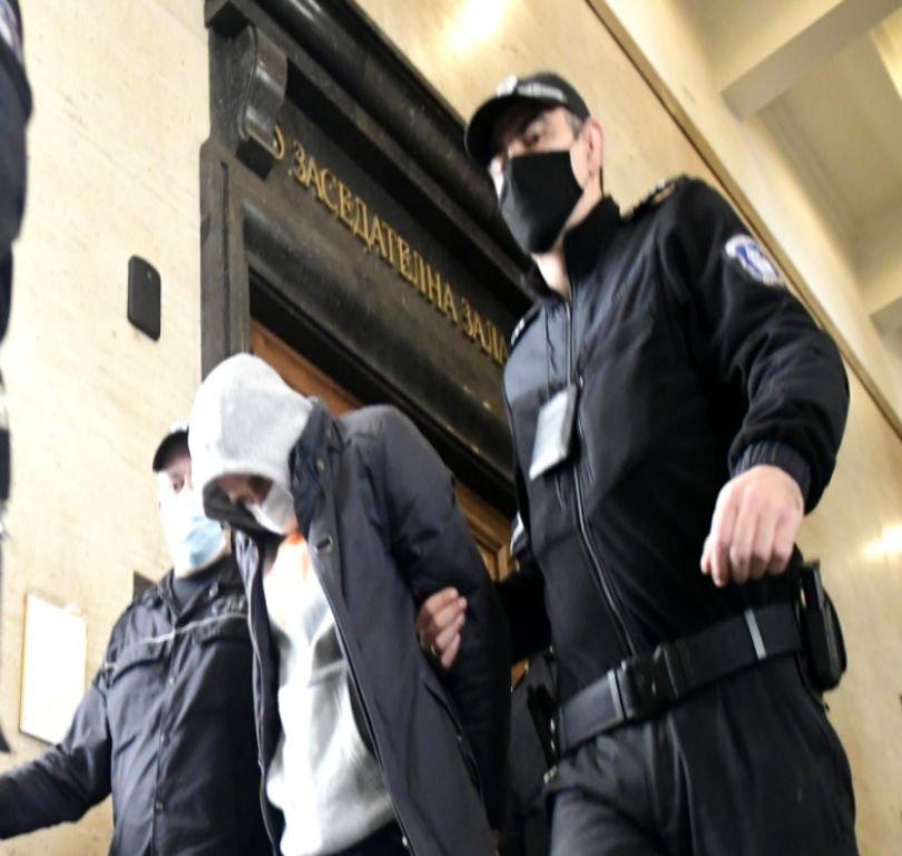 Още един от задържаните за шпионаж остава в ареста