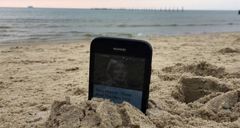 Как да предпазим смартфона от прегряване на плажа