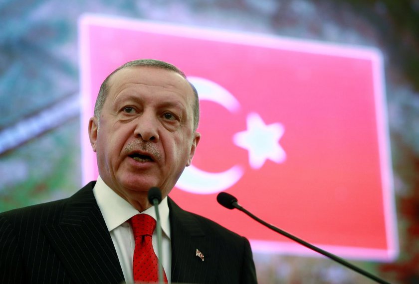 Ердоган се съмнява, че смъртта на Морси е естествена