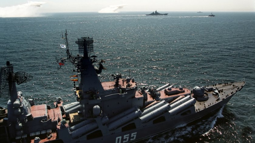 Русия прехвърля 10 кораба на ВМС в Черно море
