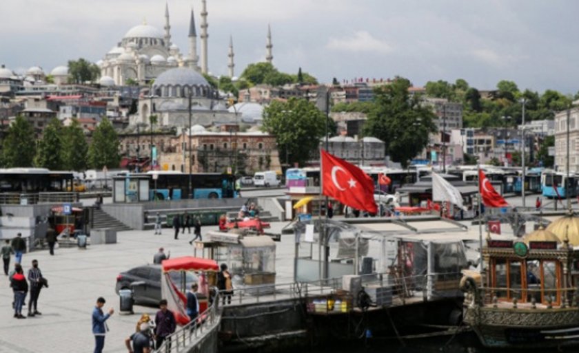 Турция стартира ваксинацията на работещите в туризма