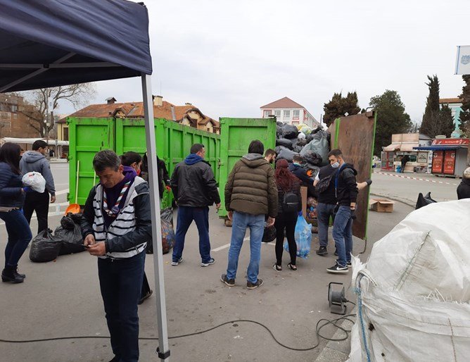 Акция: Варна събира капачки за недоносените бебета