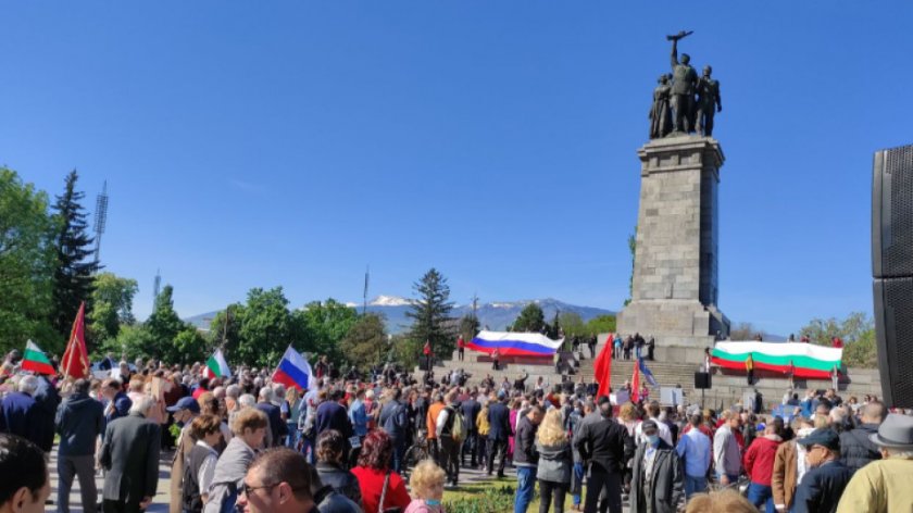 Отново искат демонтиране на паметника на Съветската армия в София