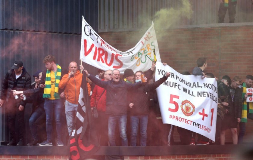 Юнайтед заплашен с отнемане на точки заради протестите преди дербито с Ливърпул