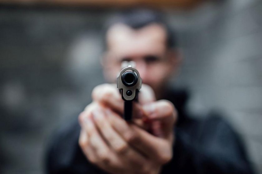 Дете и жена са ранени след стрелба в САЩ