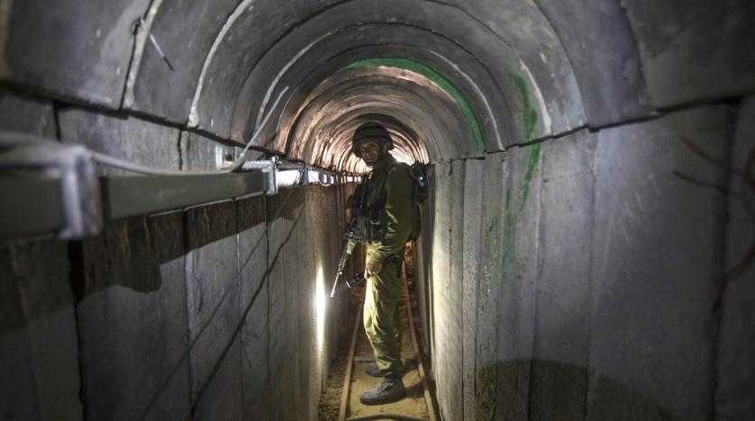 Израел удря тунели на "Хамас"