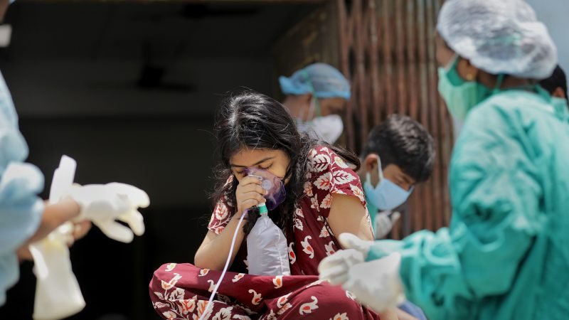 Европейската агенция: Ваксините май пазят от индийския щам