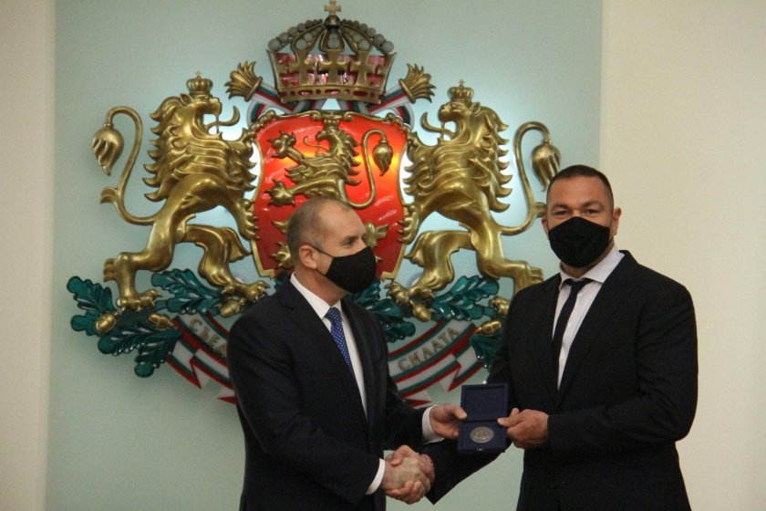 Румен Радев награди Кобрата, Нешка и Тайбе Юсеин (СНИМКИ)