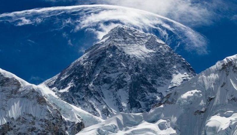 Заради Ковид: Китай спира експедициите до Еверест