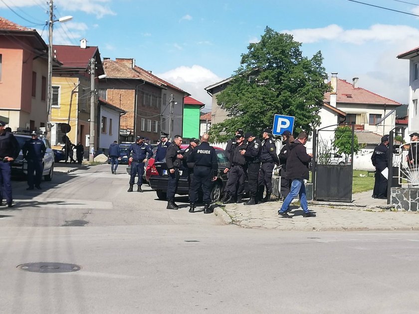 Протест в подкрепа на пострадалия при масовия бой в Разлог