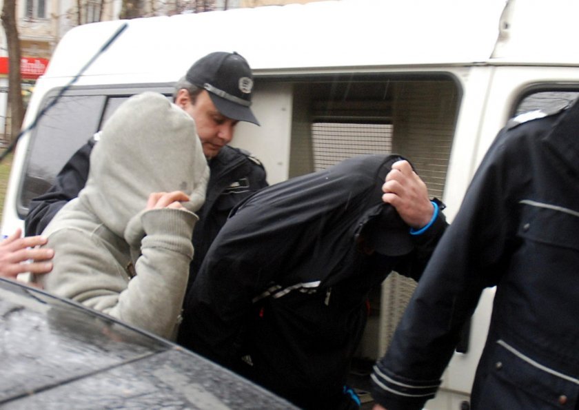 Обвиниха арестуваните пловдивски ченгета
