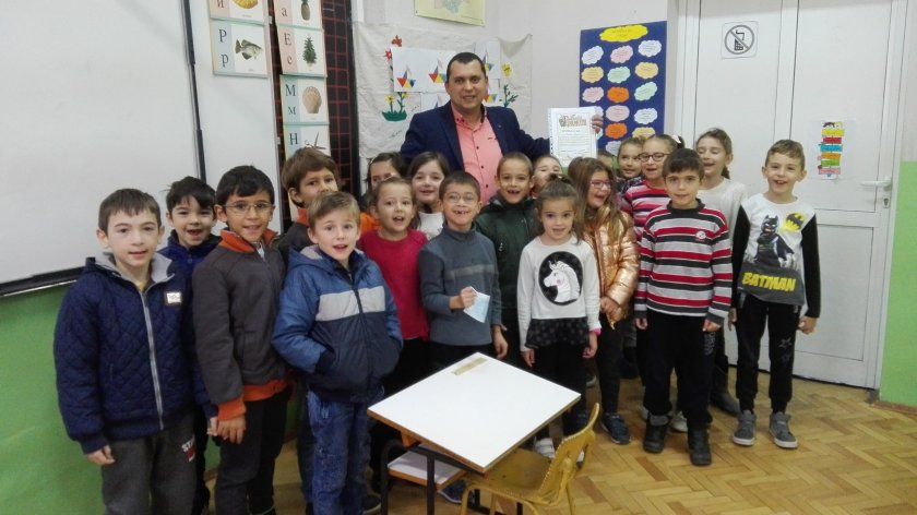Местата за първолаци в София – повече от кандидатите