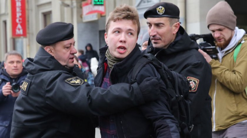 Животът на журналиста от отклонения самолет журналист е в опасност?