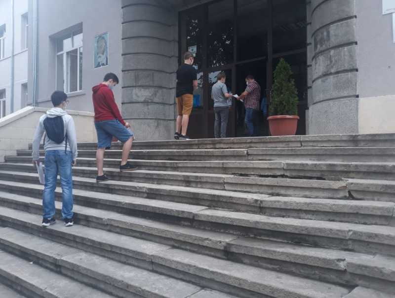 Препитват четвъртокласниците в "малките матури" 