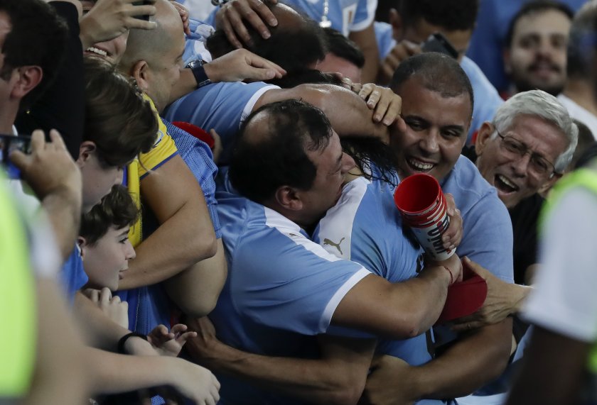 Уругвай тресна Чили с гол на Кавани