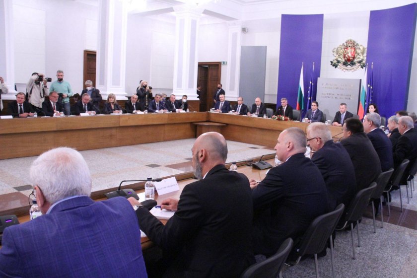 Областните следят босовете на фирми да не купуват гласове 