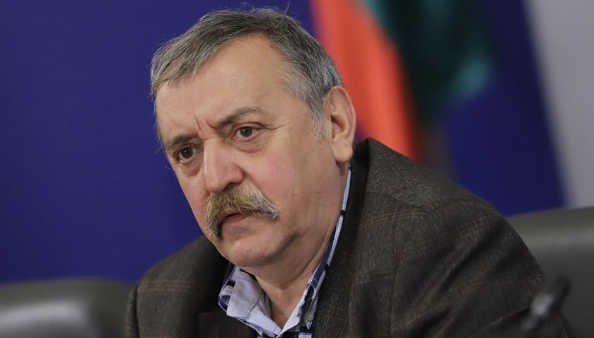 Проф. Кантарджиев излезе в пенсия 