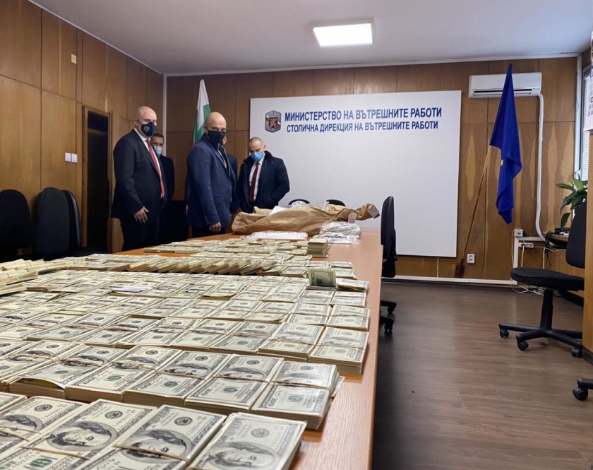 Оставиха в килия печатаря на пари от ВУЗ "Тодор Каблешков"