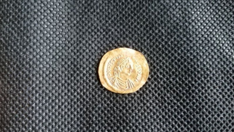 Намериха ценна златна монета в Хераклея Синтика