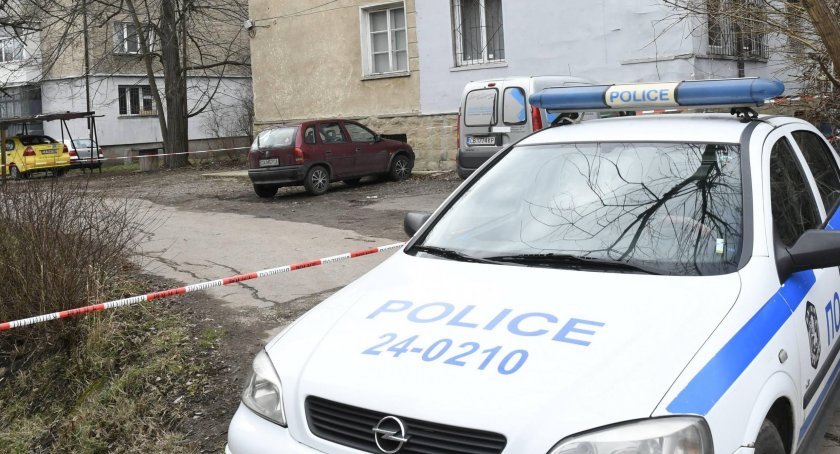 Ужас: Откриха мъртва жена в Могилино, задържаха съпруга й